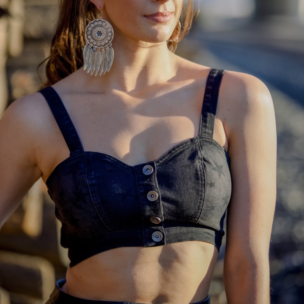 NWOT Kendall + Kylie Crop Top Women's Size Xtra Small XS Star Faded Black Denim